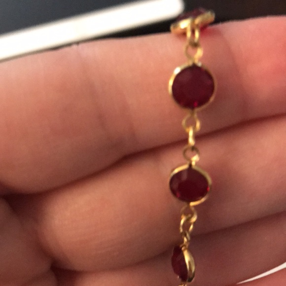 Women’s red and gold tone bracelet - Picture 5 of 5